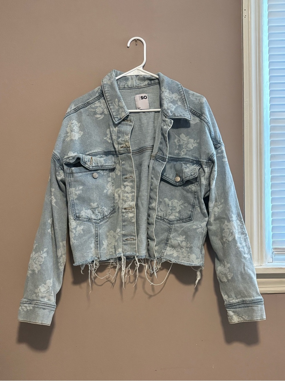 SO Light Blue Floral Cropped Denim Jacket